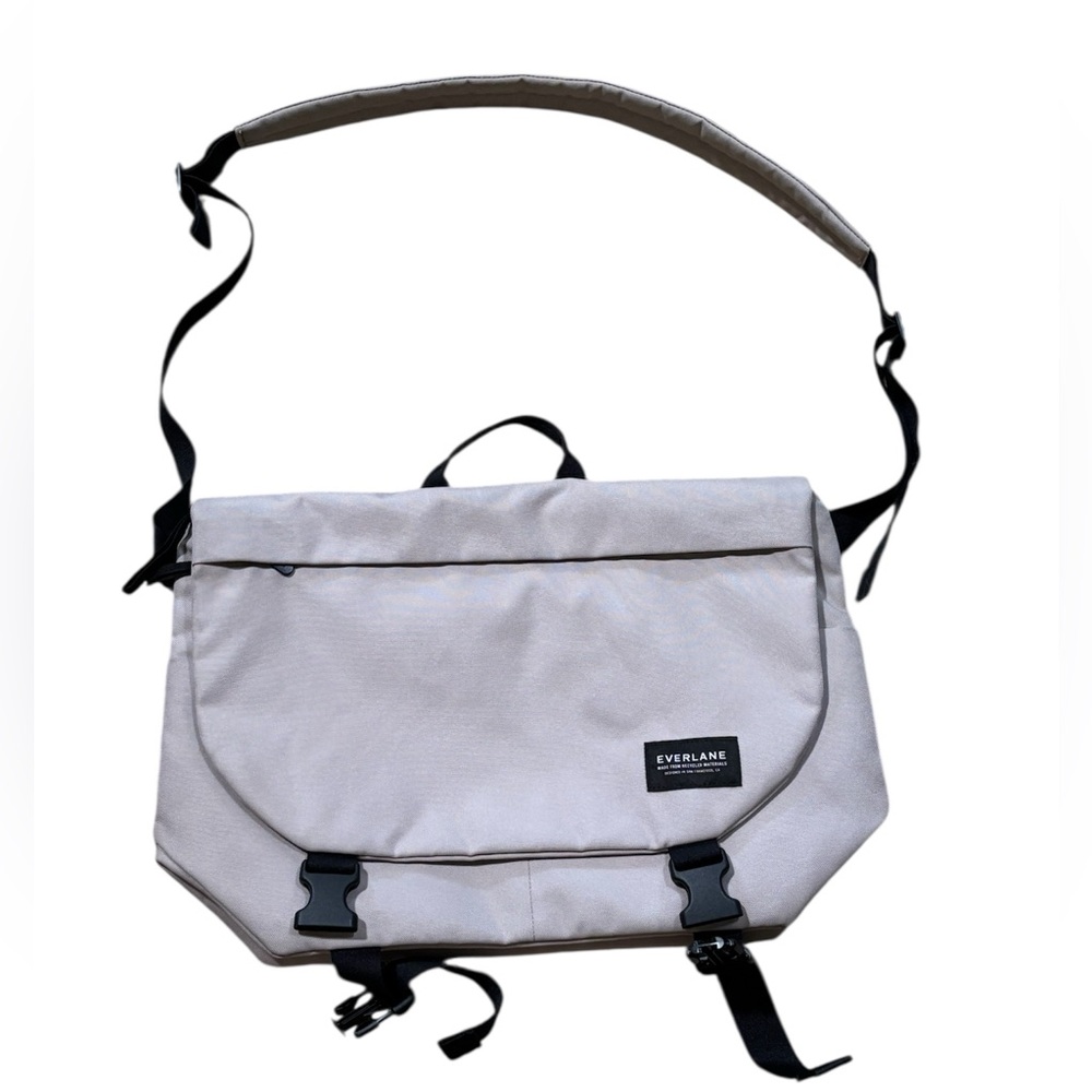 EVERLANE ReNew Transit Messenger Bag
Color: Atmosphere (Tan Gray) Black Straps - Picture 2 of 7